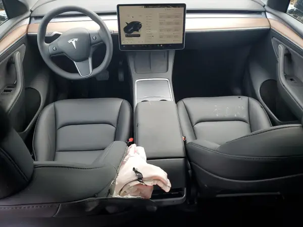 7SAYGAEE6SF214877 2025 TESLA MODEL Y - Image 8