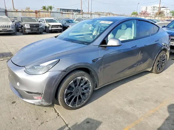 7SAYGAEE6SF219870 2025 TESLA MODEL Y - Image 1