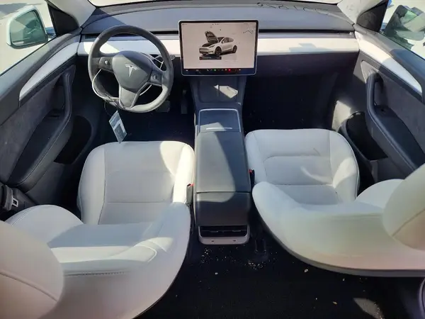 7SAYGAEE6SF221859 2025 TESLA MODEL Y - Image 8