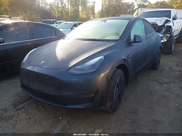 7SAYGAEE6SF228536 2025 TESLA MODEL Y - Image 2