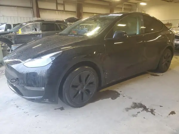 7SAYGAEE6SF235776 2025 TESLA MODEL Y - Image 1