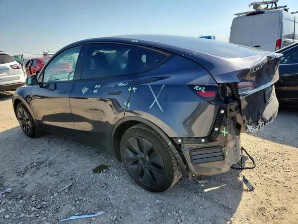 7SAYGAEE6SF247863 2025 TESLA MODEL Y - Image 2