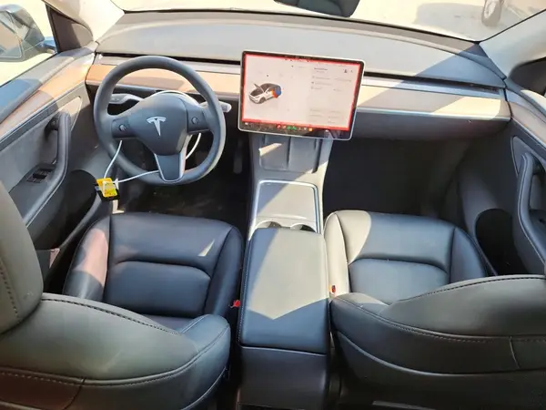 7SAYGAEE6SF247863 2025 TESLA MODEL Y - Image 8