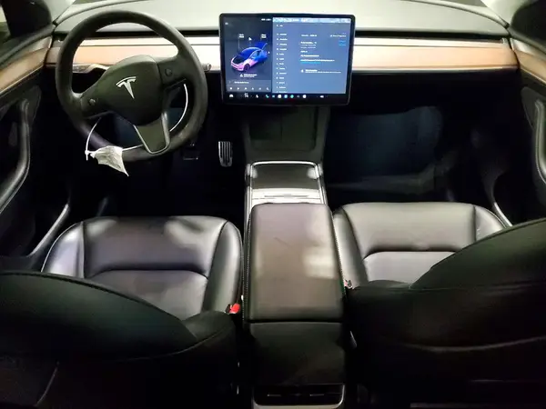 7SAYGAEE6SF255252 2025 TESLA MODEL Y - Image 8