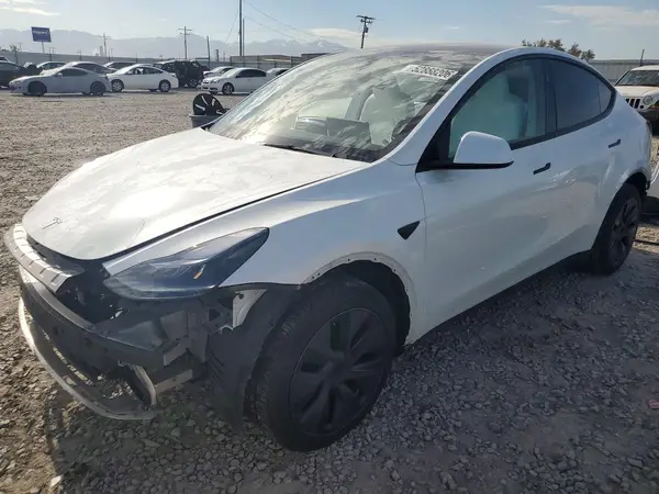 7SAYGAEE6SF257518 2025 TESLA MODEL Y - Image 1
