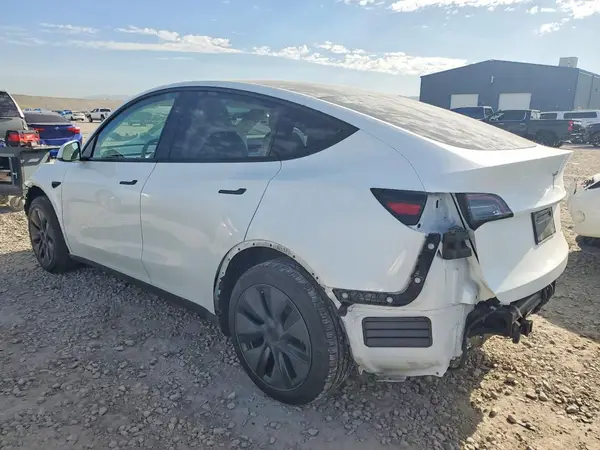 7SAYGAEE6SF257518 2025 TESLA MODEL Y - Image 2