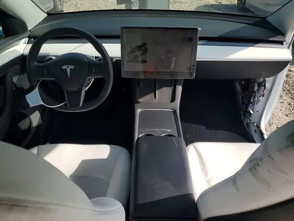 7SAYGAEE6SF257518 2025 TESLA MODEL Y - Image 8