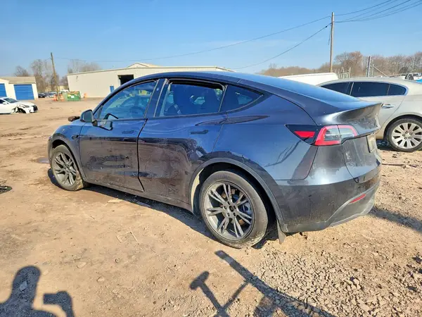 7SAYGAEE6SF296500 2025 TESLA MODEL Y - Image 2