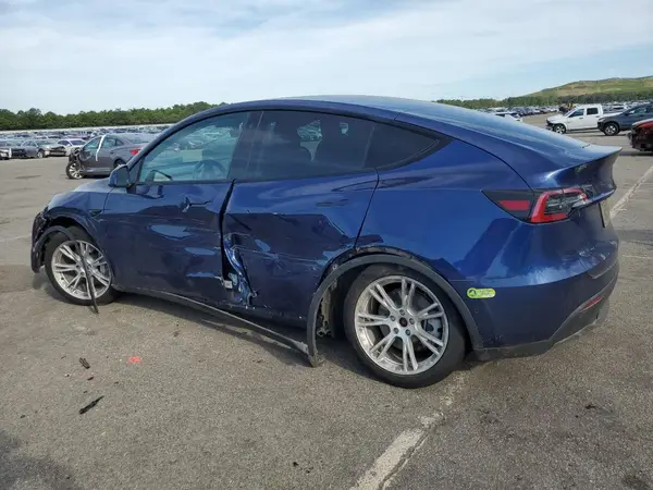 7SAYGAEE7NF323885 2022 TESLA MODEL Y - Image 2