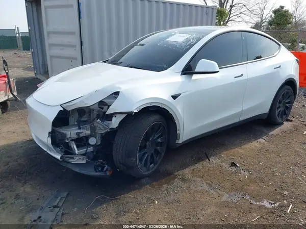 7SAYGAEE7NF361486 2022 TESLA MODEL Y - Image 2