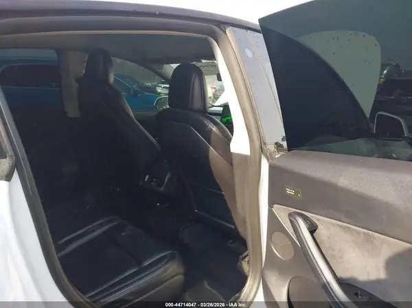 7SAYGAEE7NF361486 2022 TESLA MODEL Y - Image 8