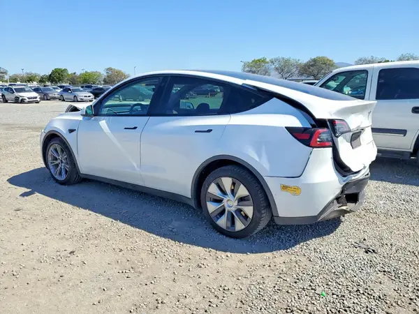 7SAYGAEE7NF363478 2022 TESLA MODEL Y - Image 2