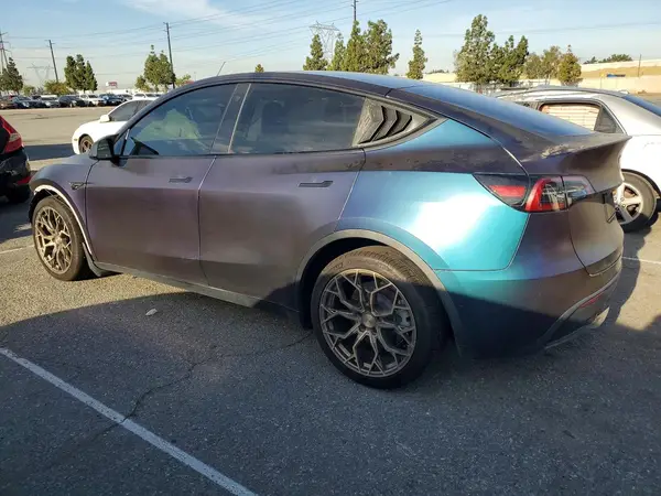 7SAYGAEE7NF366834 2022 TESLA MODEL Y - Image 2