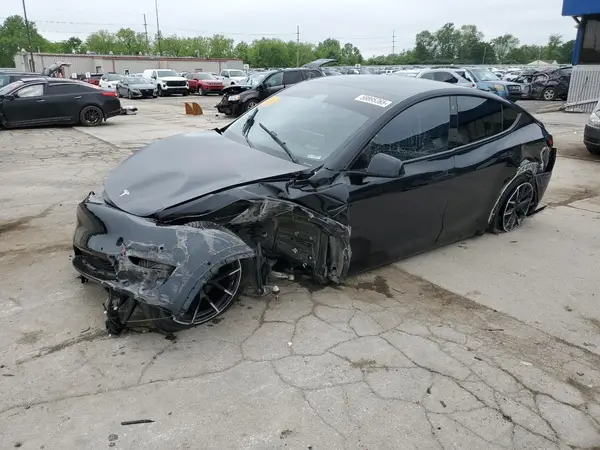 7SAYGAEE7NF379812 2022 TESLA MODEL Y - Image 1