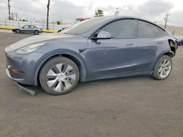 7SAYGAEE7NF383326 2022 TESLA MODEL Y - Image 1