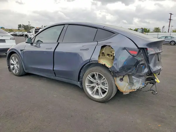 7SAYGAEE7NF383326 2022 TESLA MODEL Y - Image 2
