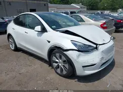 7SAYGAEE7NF384783 2022 TESLA MODEL Y