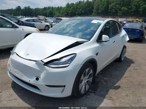 7SAYGAEE7NF384783 2022 TESLA MODEL Y - Image 2