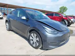 7SAYGAEE7NF389319 2022 TESLA MODEL Y