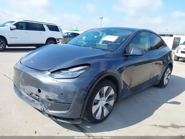 7SAYGAEE7NF389319 2022 TESLA MODEL Y - Image 2