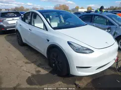 7SAYGAEE7NF391250 2022 TESLA MODEL Y