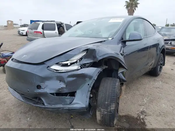 7SAYGAEE7NF406491 2022 TESLA MODEL Y - Image 2