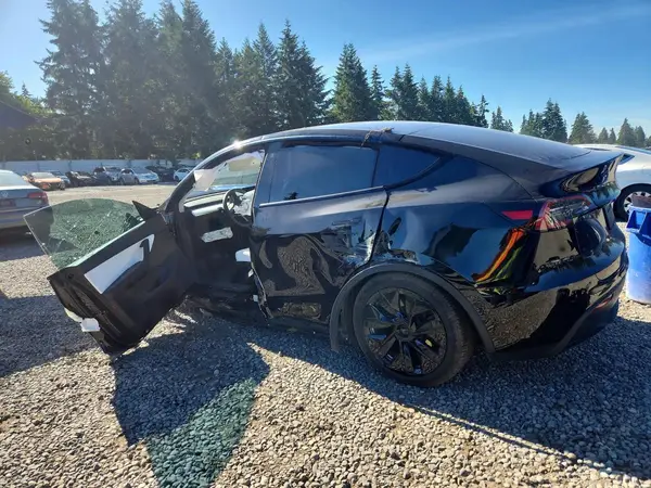 7SAYGAEE7NF427079 2022 TESLA MODEL Y - Image 2