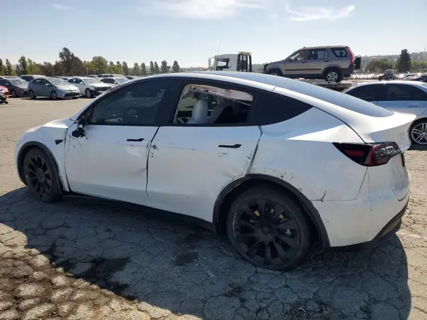 7SAYGAEE7NF429785 2022 TESLA MODEL Y - Image 2