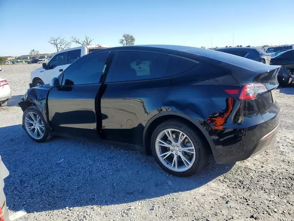 7SAYGAEE7NF430225 2022 TESLA MODEL Y - Image 2