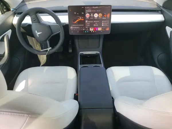 7SAYGAEE7NF433884 2022 TESLA MODEL Y - Image 8