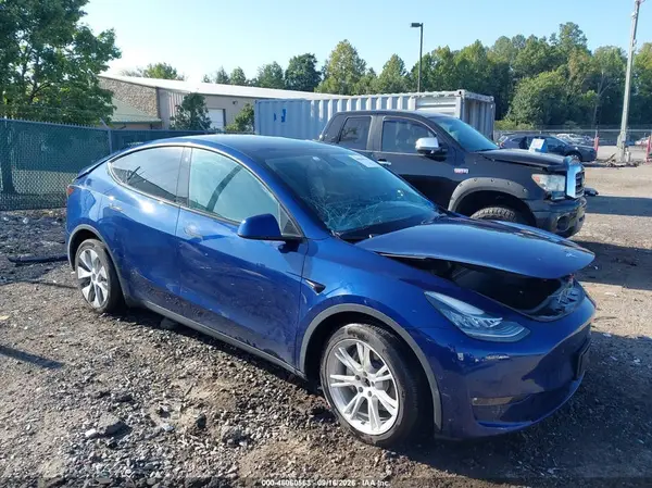 7SAYGAEE7NF465220 2022 TESLA MODEL Y - Image 1
