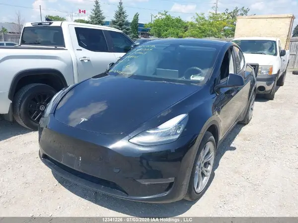 7SAYGAEE7NF469221 2022 TESLA MODEL Y - Image 2