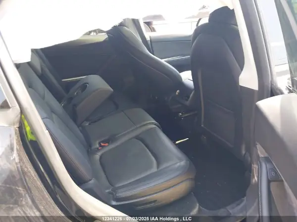 7SAYGAEE7NF469221 2022 TESLA MODEL Y - Image 8