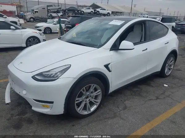 7SAYGAEE7NF486066 2022 TESLA MODEL Y - Image 2