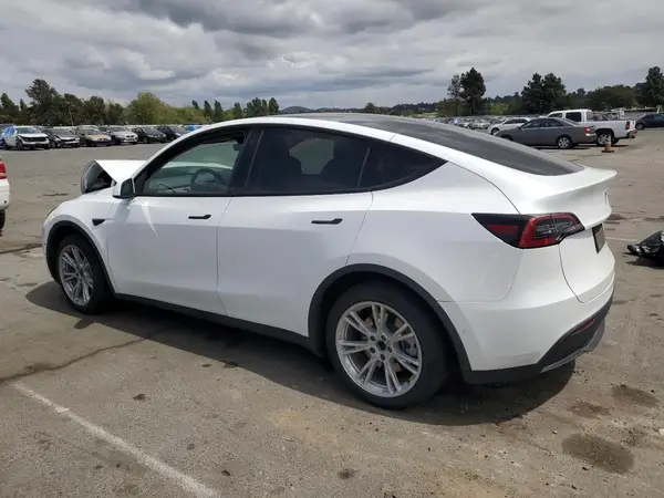 7SAYGAEE7NF506140 2022 TESLA MODEL Y - Image 2