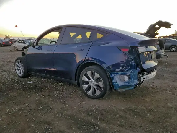 7SAYGAEE7NF507174 2022 TESLA MODEL Y - Image 2