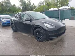 7SAYGAEE7NF508535 2022 TESLA MODEL Y