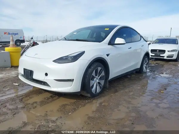7SAYGAEE7NF531605 2022 TESLA MODEL Y - Image 2