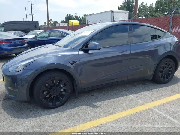 7SAYGAEE7NF536061 2022 TESLA MODEL Y - Image 2