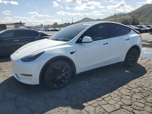 7SAYGAEE7NF539249 2022 TESLA MODEL Y - Image 1