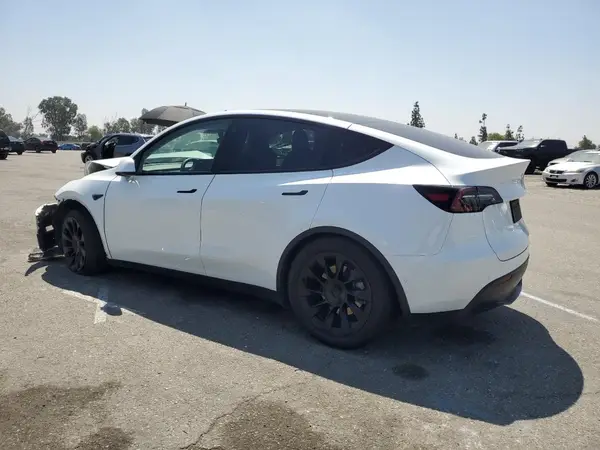 7SAYGAEE7NF541230 2022 TESLA MODEL Y - Image 2