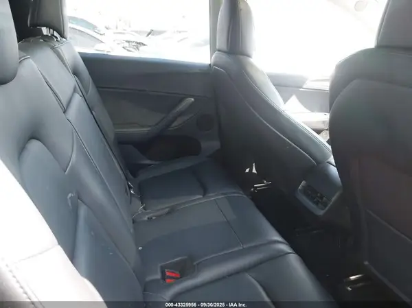 7SAYGAEE7NF550199 2022 TESLA MODEL Y - Image 8