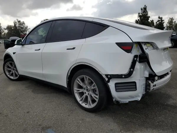 7SAYGAEE7NF557377 2022 TESLA MODEL Y - Image 2