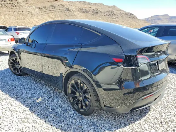 7SAYGAEE7NF576527 2022 TESLA MODEL Y - Image 2
