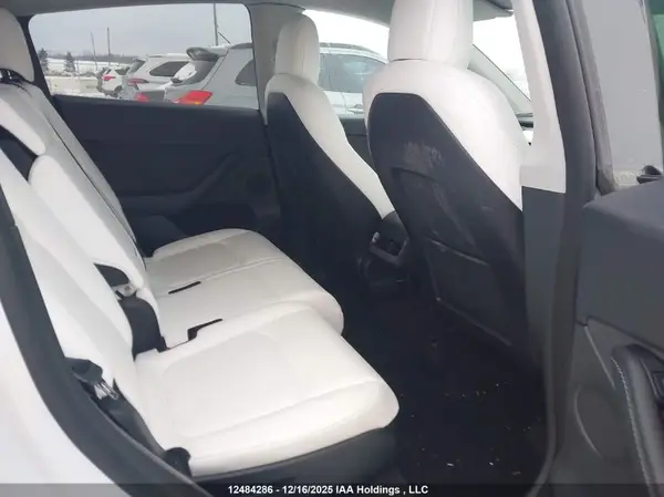 7SAYGAEE7PF588597 2023 TESLA MODEL Y - Image 8