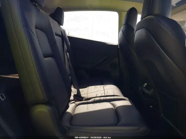 7SAYGAEE7PF588681 2023 TESLA MODEL Y - Image 8