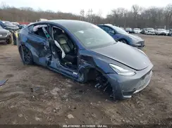7SAYGAEE7PF614910 2023 TESLA MODEL Y