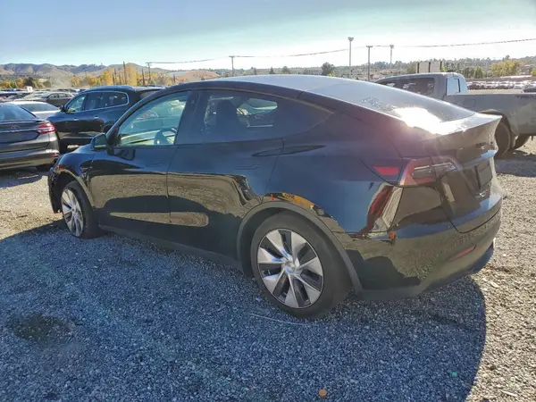 7SAYGAEE7PF621825 2023 TESLA MODEL Y - Image 2