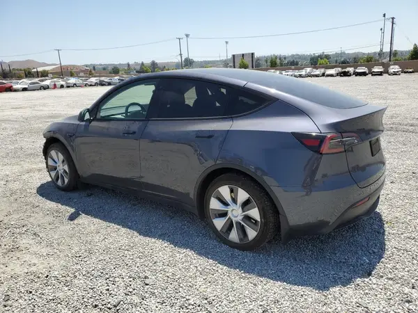 7SAYGAEE7PF624322 2023 TESLA MODEL Y - Image 2