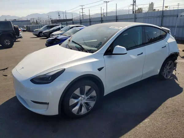 7SAYGAEE7PF624613 2023 TESLA MODEL Y - Image 1